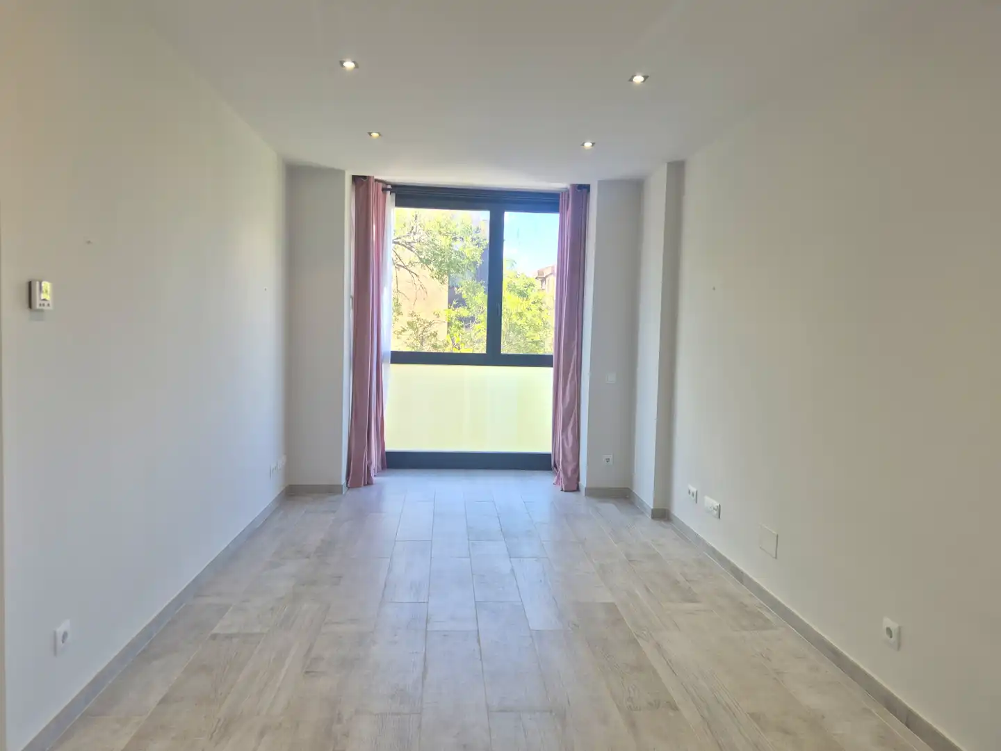 Apartament amb piscina de lloguer a Calle de Protasio Gómez