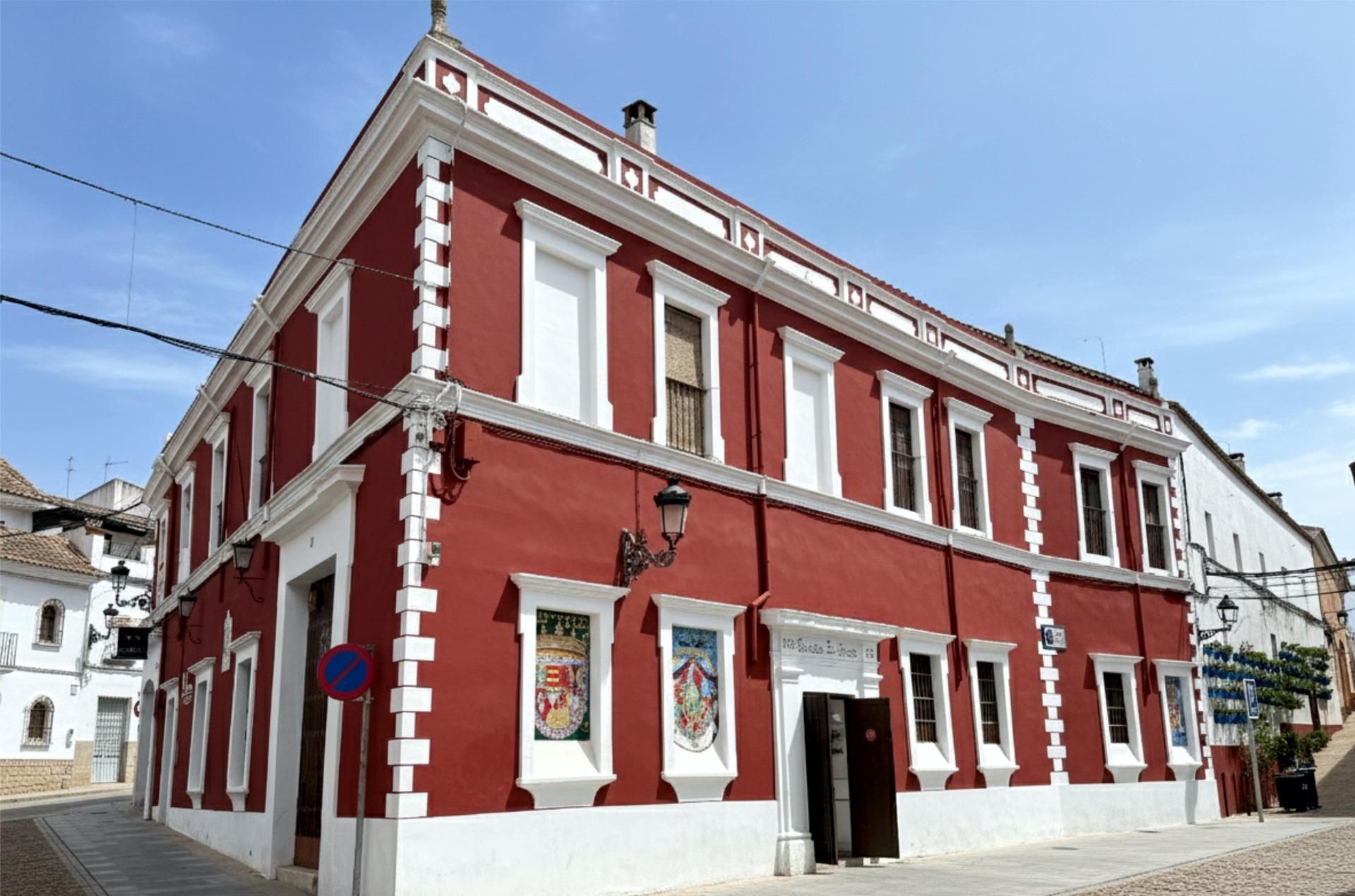 Vista exterior de Edifici en venda en Fernán-Núñez