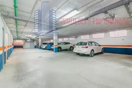 Parking de Apartamento en venta en Albolote con Trastero y Piscina comunitaria