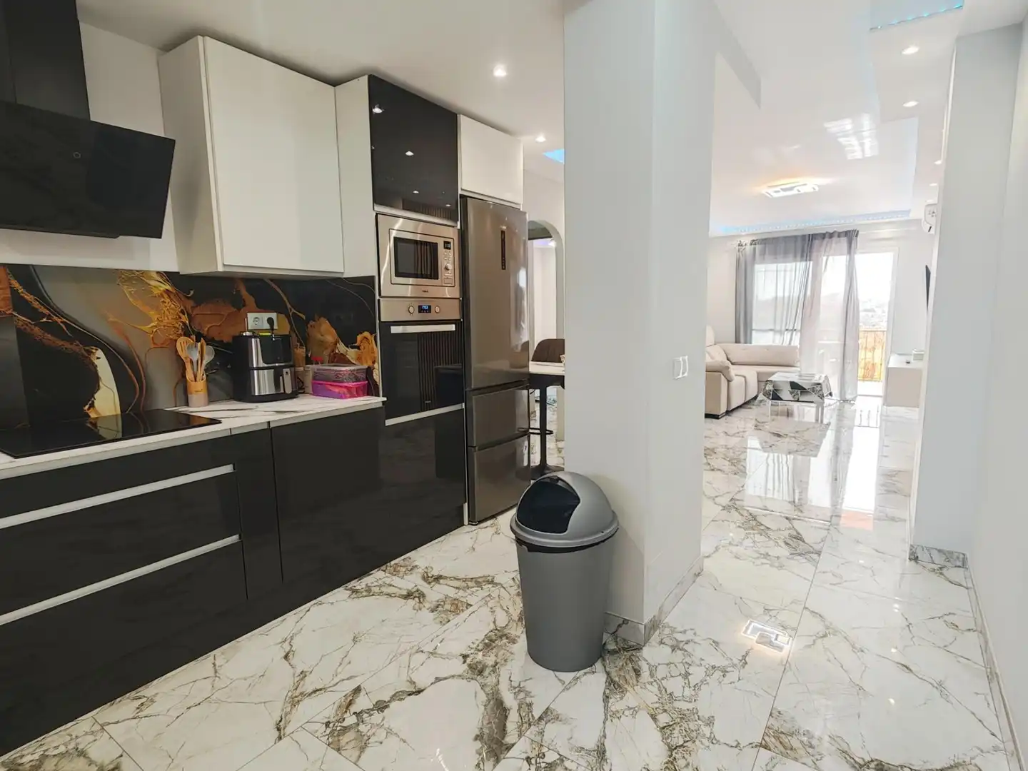 Kitchen of Ground floor for rent in Mijas  with Air Conditioner, Private garden and Terrace
