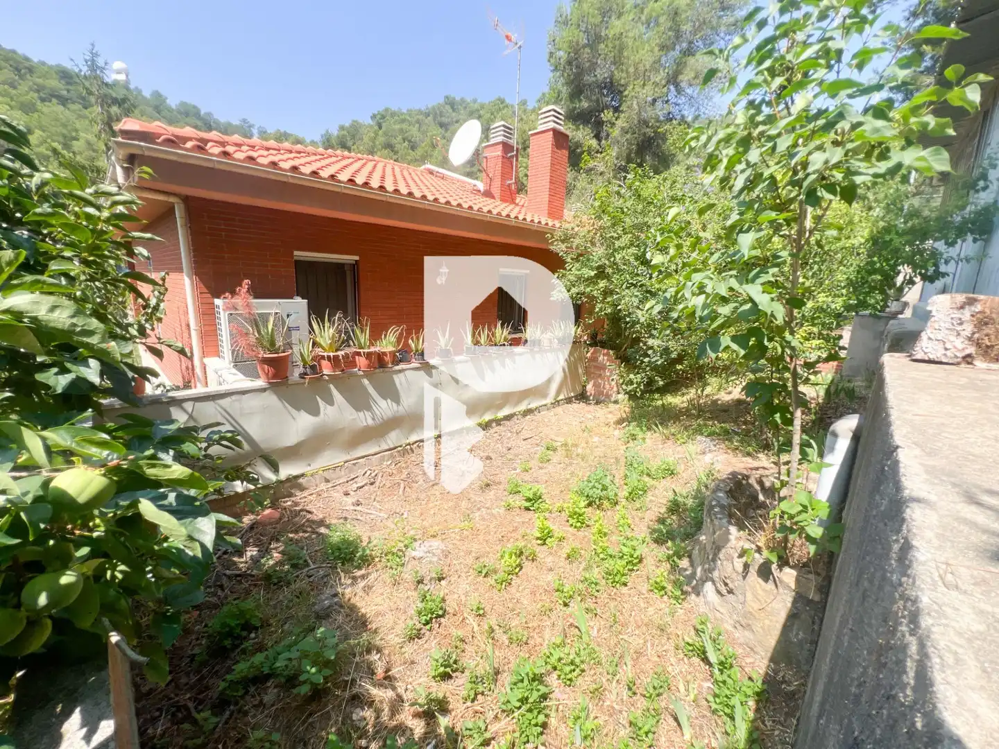 Jardí de Casa o xalet en venda en Vallirana amb Aire condicionat, Calefacció i Jardí privat