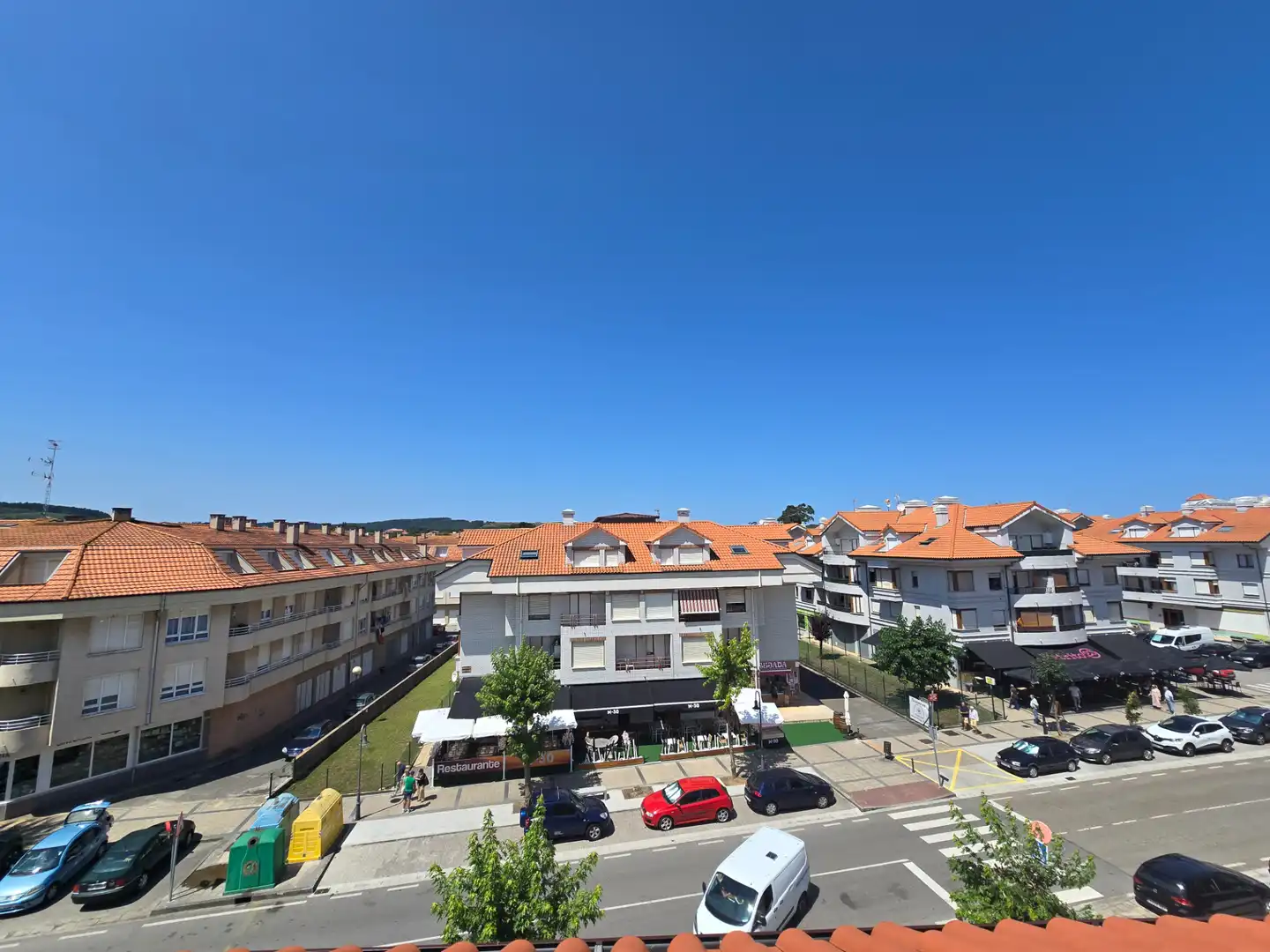 Vista exterior de Àtic en venda en Bareyo amb Calefacció, Terrassa i Moblat