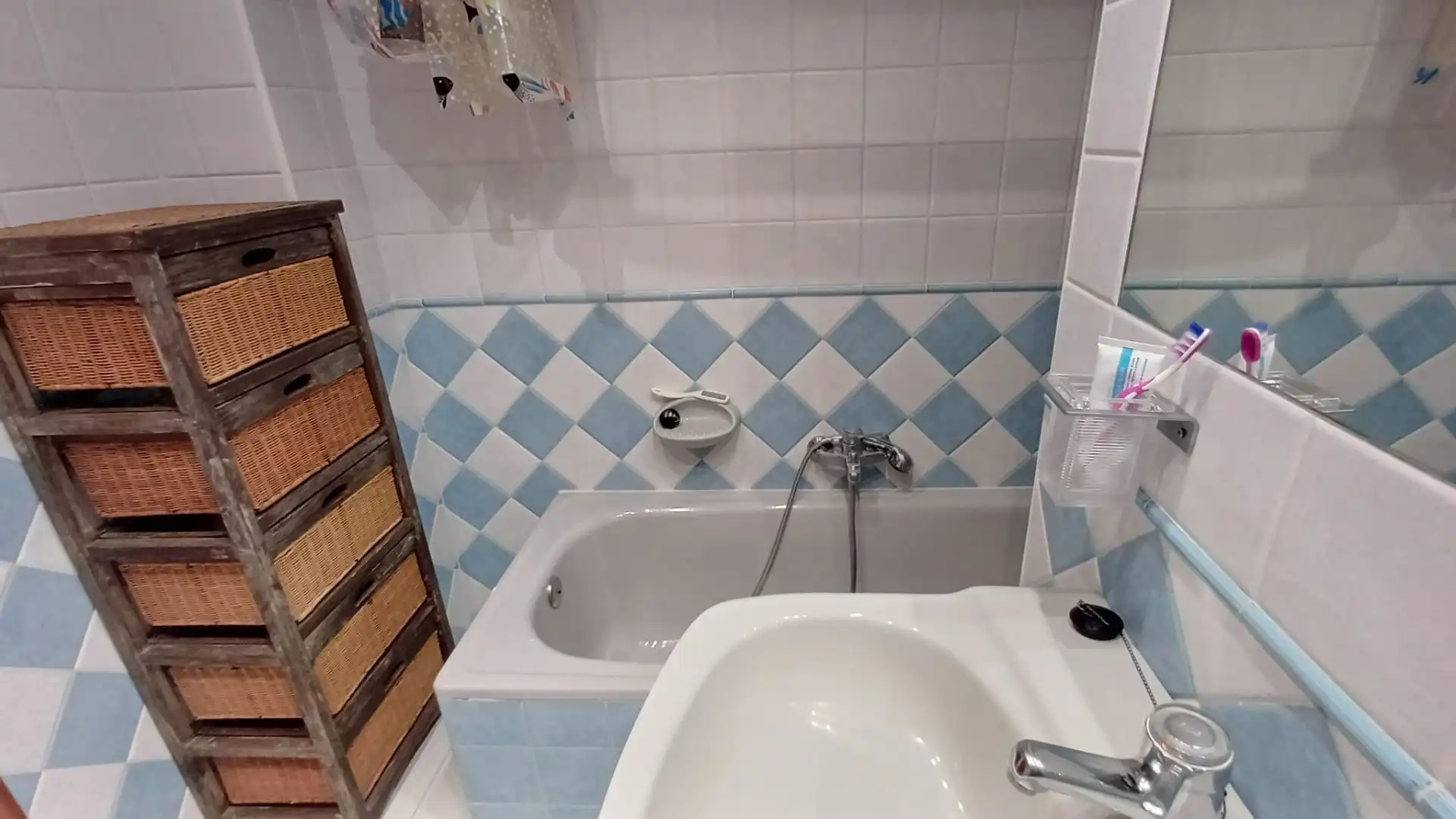 Bany de Pis en venda en Castro-Urdiales amb Calefacció i Moblat