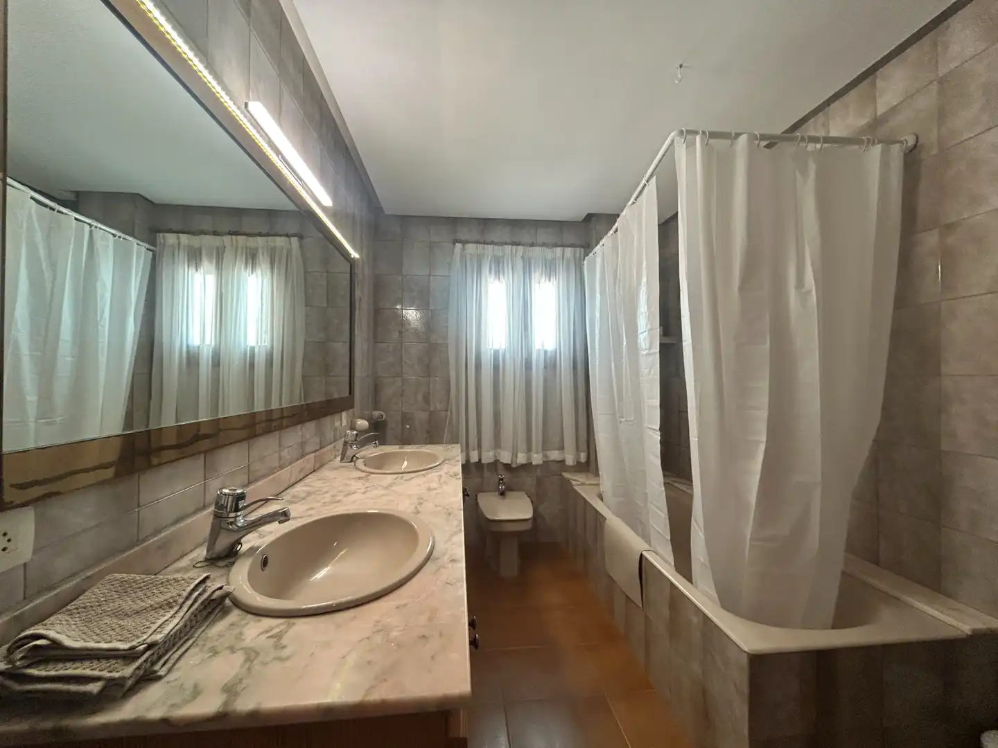 Habitación en Avinguda Santa Catalina Thomàs, Muro