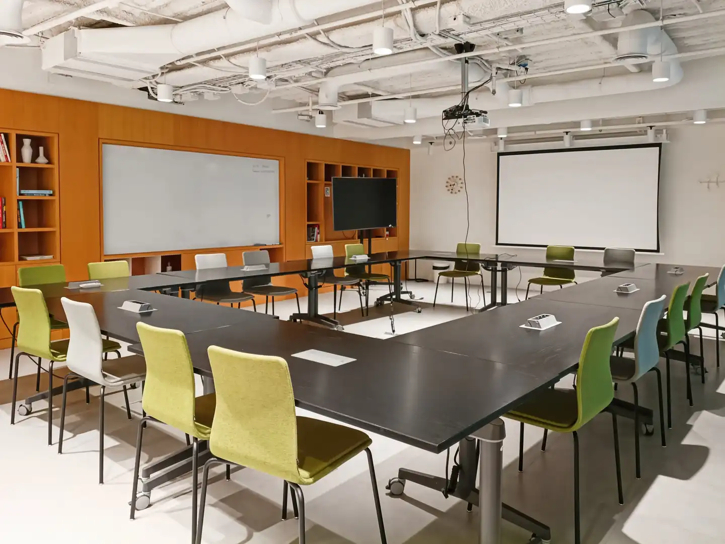 Büro zur Miete in Barcelona mit Klimaanlage, Heizung und Möbliert