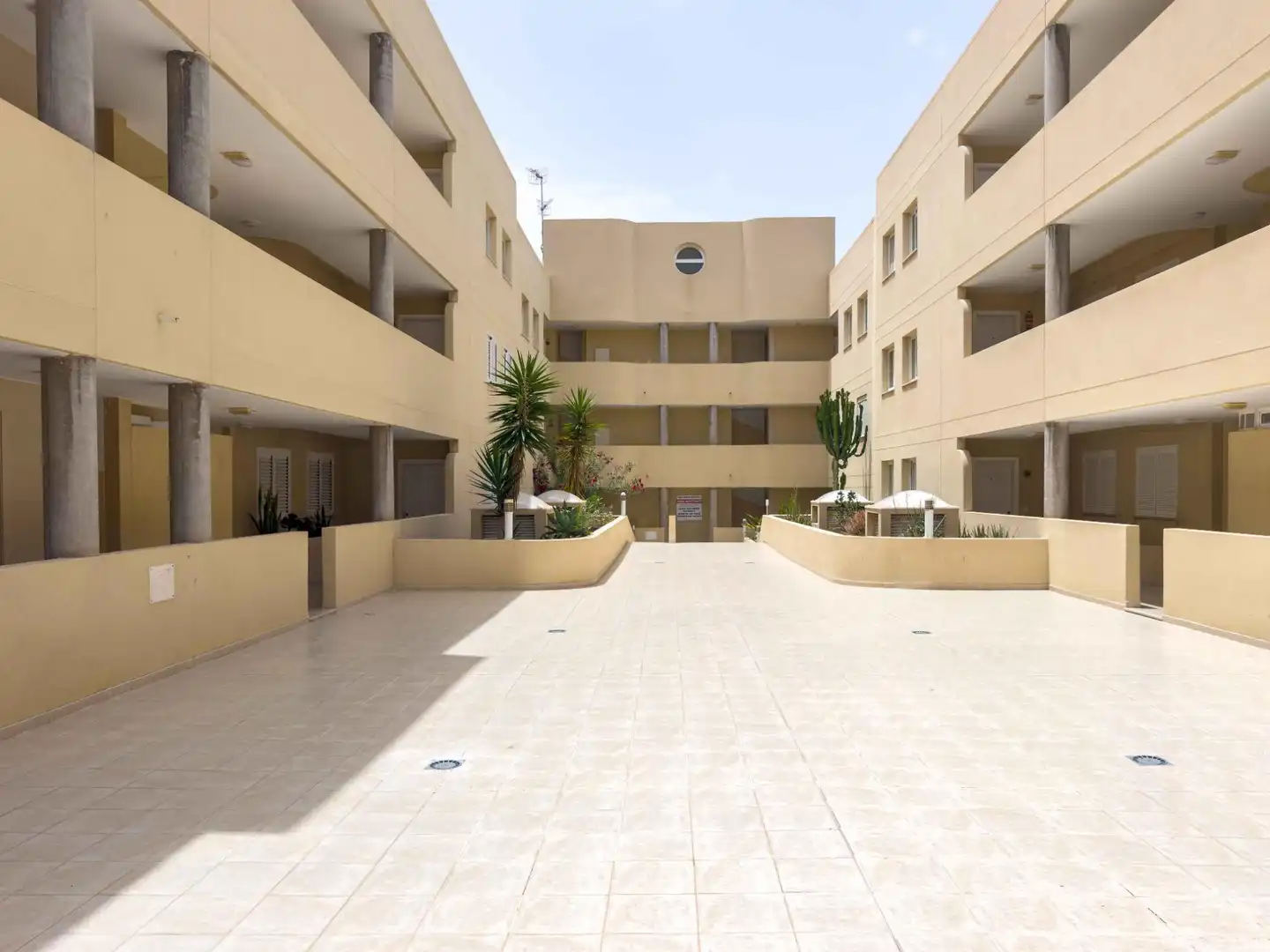 Vista exterior de Apartamento en venta en Granadilla de Abona con Trastero