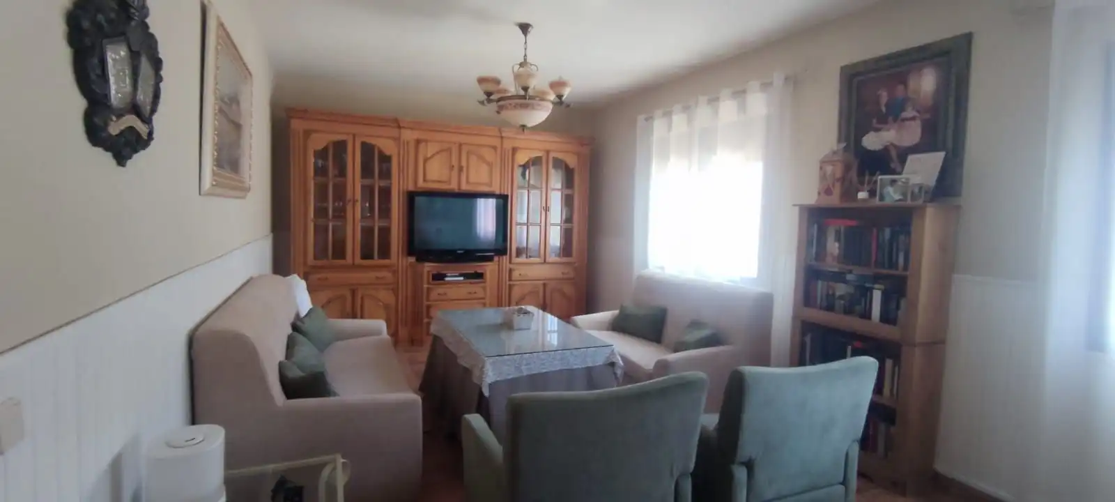 Sala d'estar de Casa o xalet en venda en Cobeja amb Calefacció i Moblat