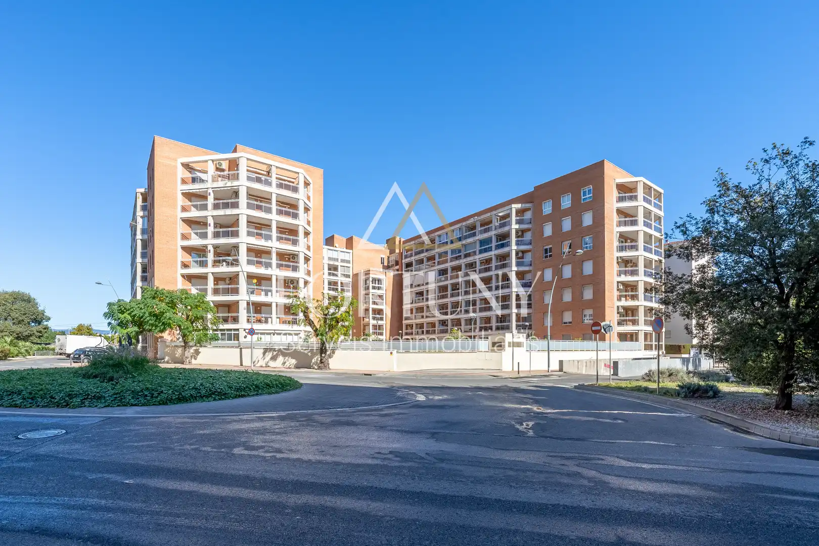 Exterior view of Flat for sale in Vinyols i els Arcs  with Air Conditioner, Swimming Pool and Balcony