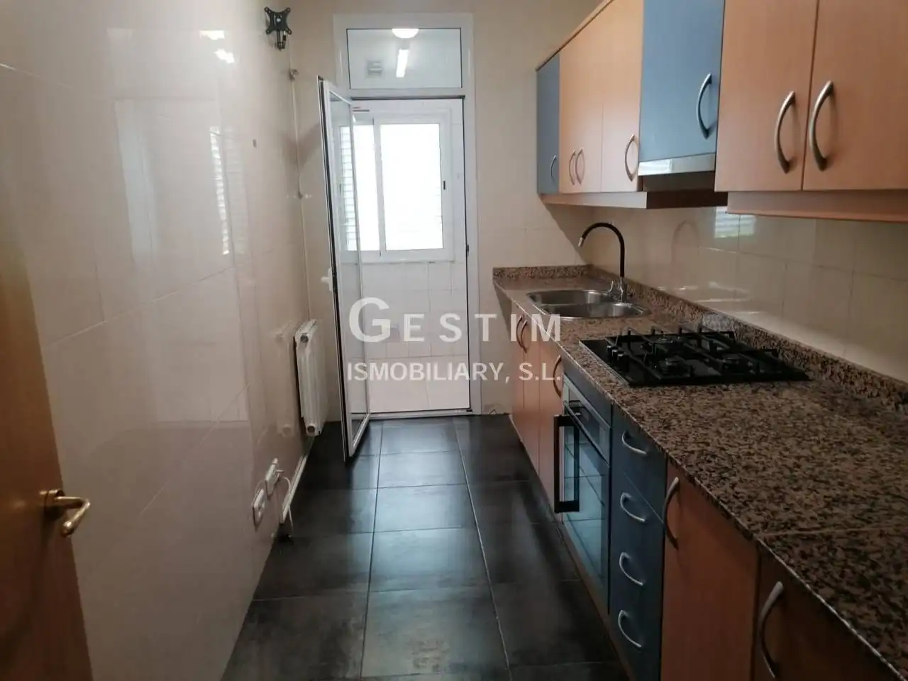 Cuina de Apartament en venda en Vic amb Aire condicionat i Calefacció