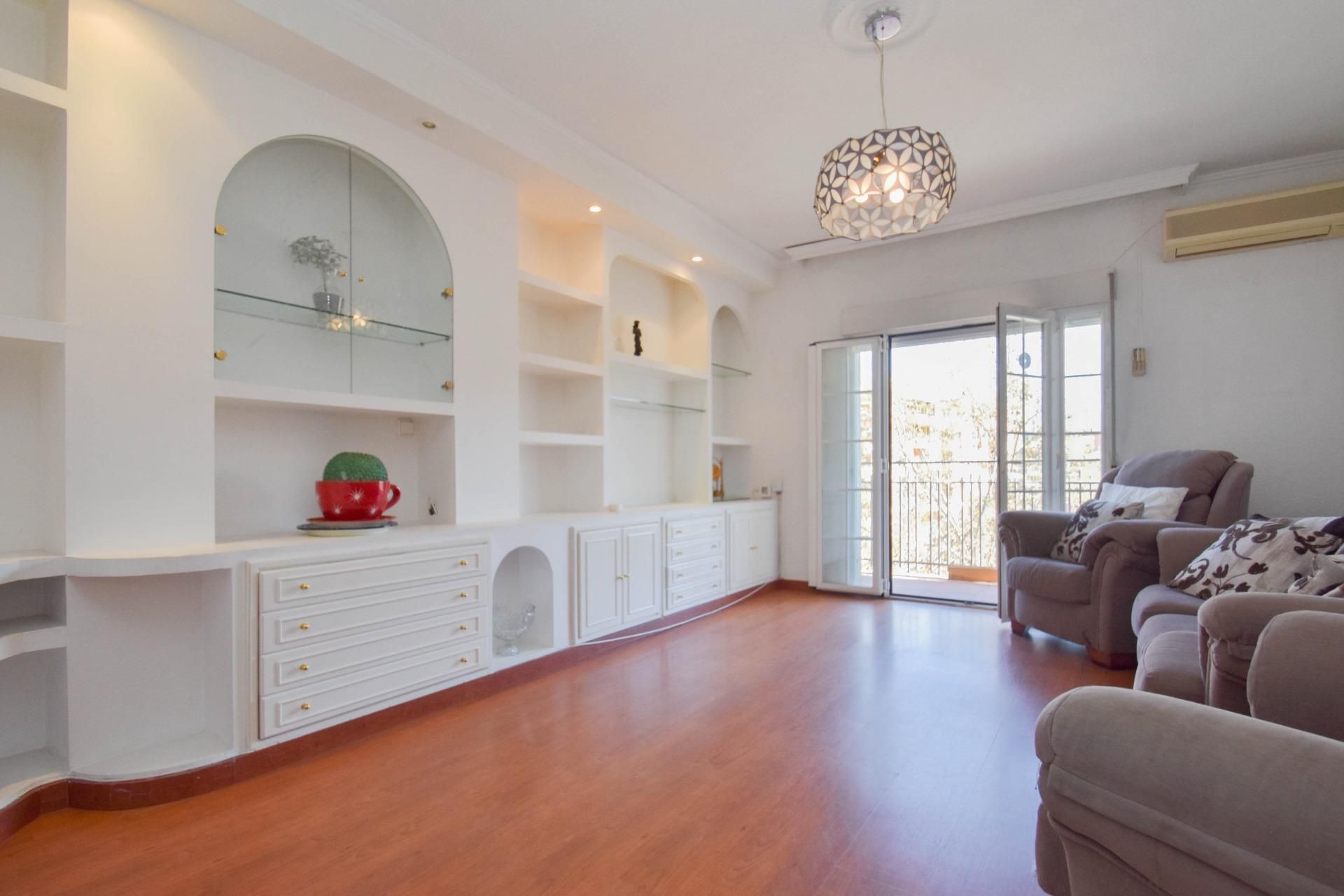 Living room of Flat for sale in  Granada Capital  with Terrace and Balcony