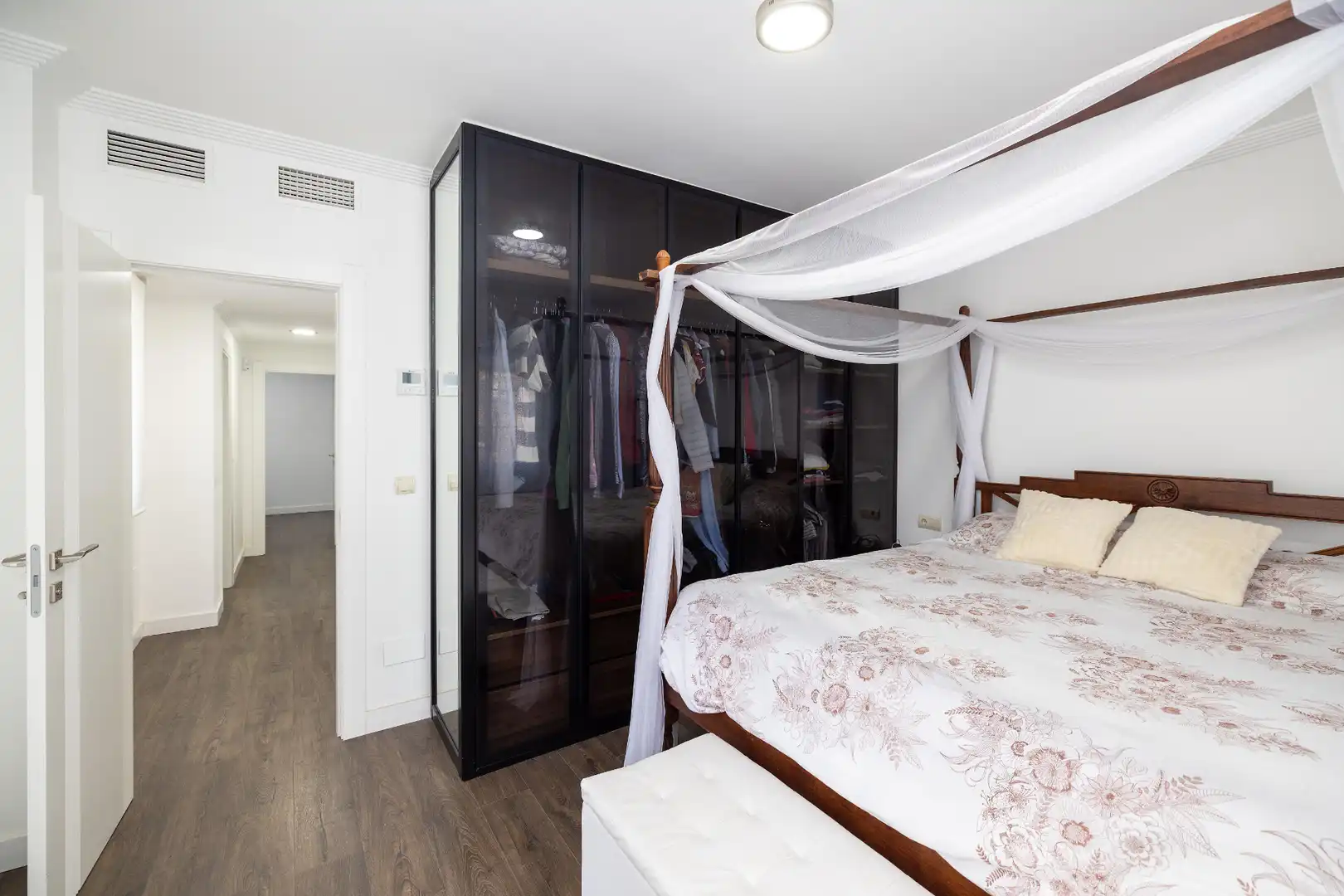 Detached house with pool for sale in Calle Lorenzo Valla, imagen 28