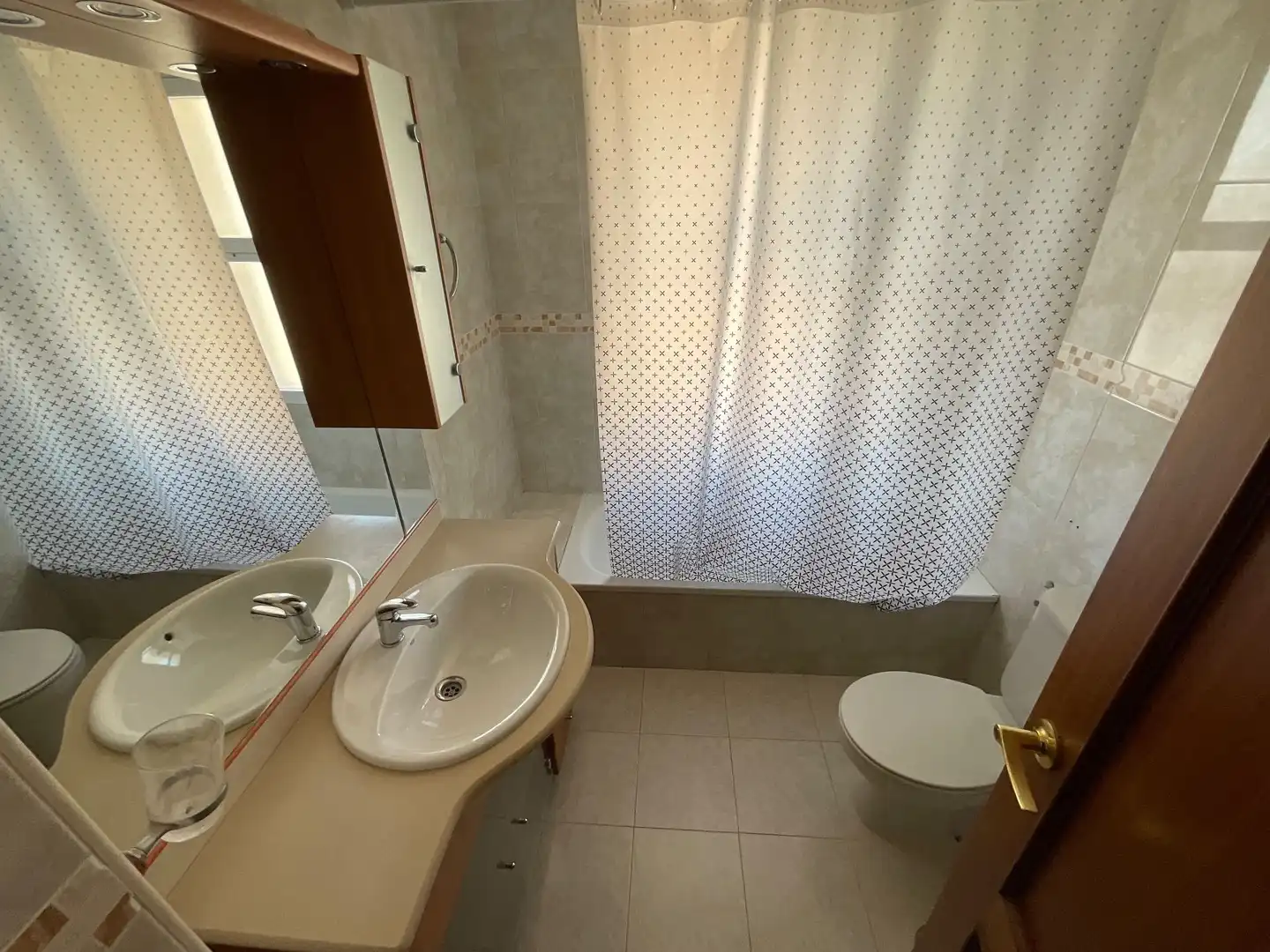 Baño de Piso en venta en Antequera con Aire acondicionado y Terraza