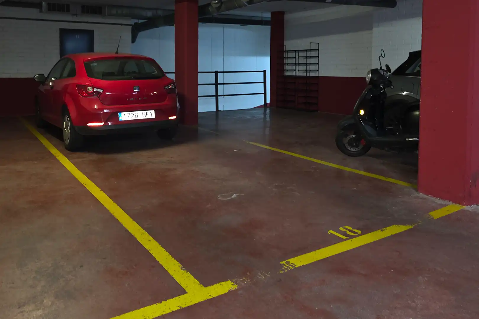 Aparcament de Àtic en venda en Barcelona amb Aire condicionat, Parquet i Terrassa