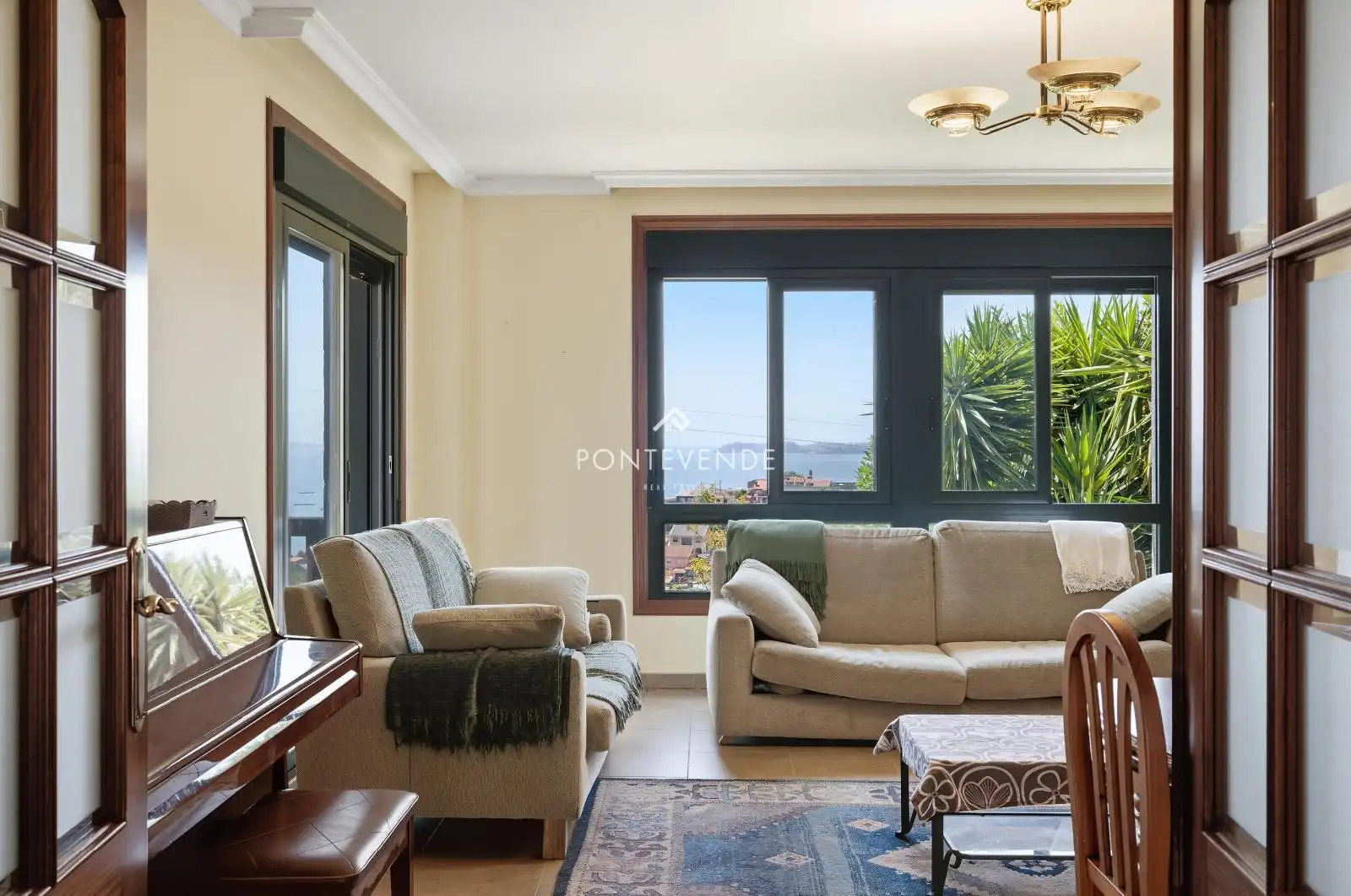 Sala de estar de Casa o chalet en venta en Marín con Calefacción, Terraza y Trastero