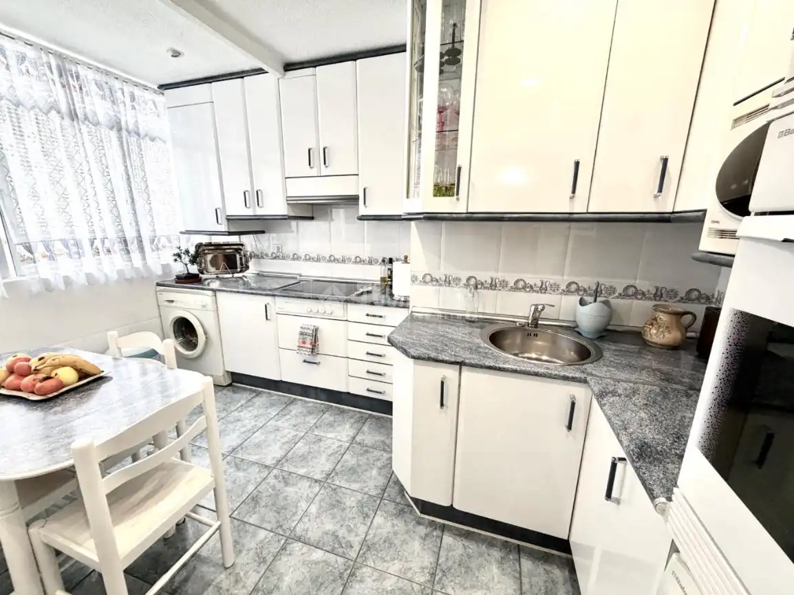 Kitchen of Flat for sale in Fuenlabrada  with Air Conditioner, Heating and Terrace