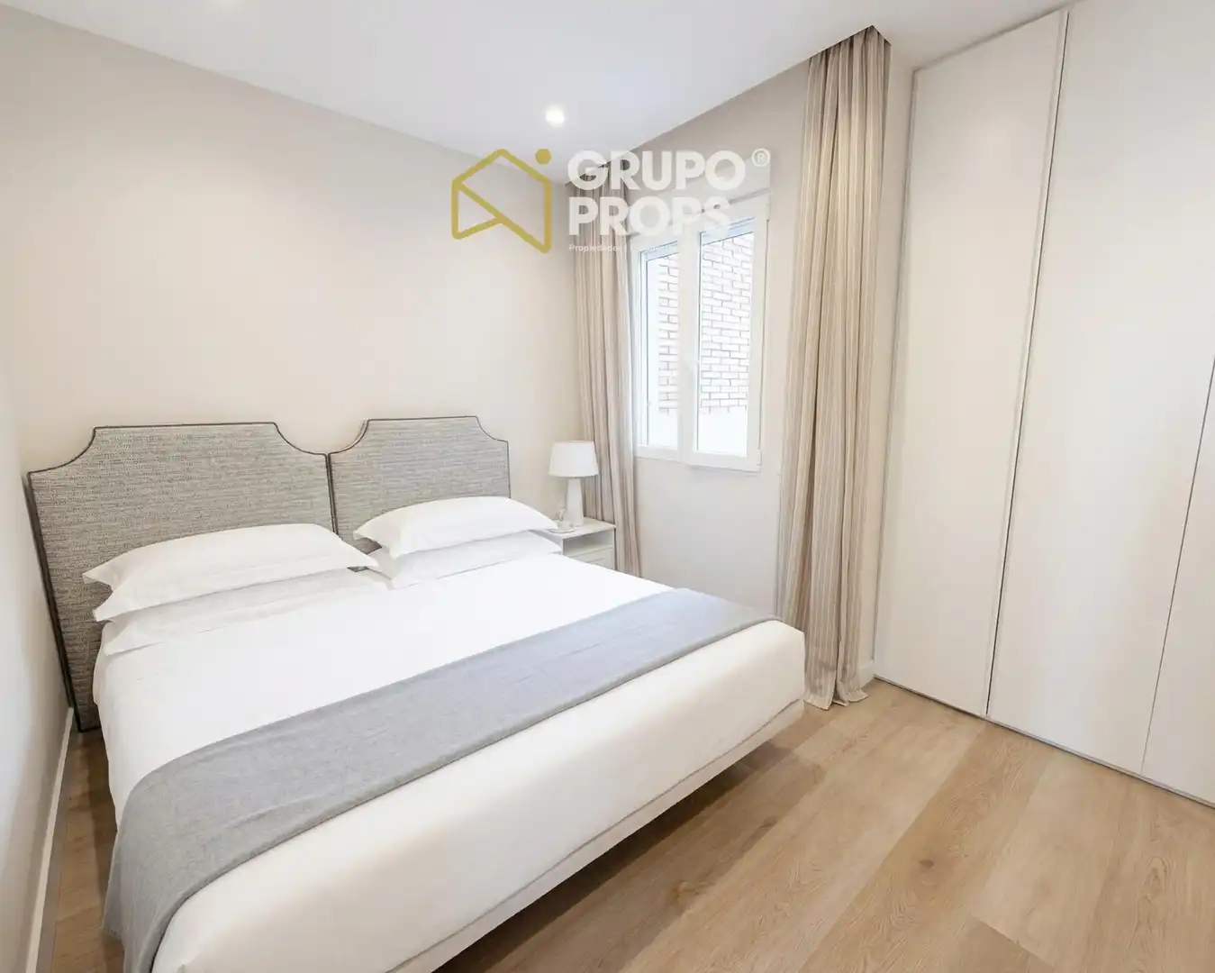Schlafzimmer von Wohnung zum Verkauf in Madrid mit Klimaanlage und Heizung