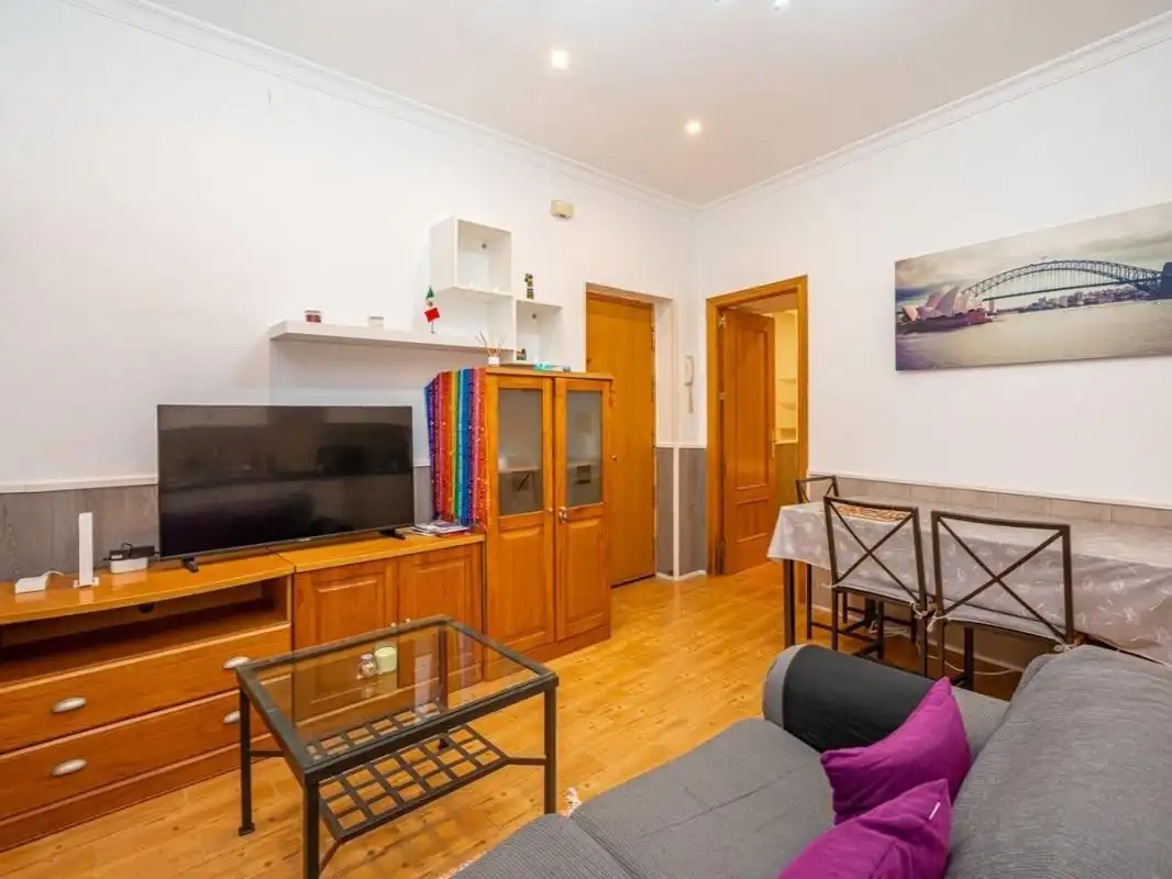 Sala d'estar de Planta baixa en venda en Madrid amb Calefacció, Terrassa i Moblat