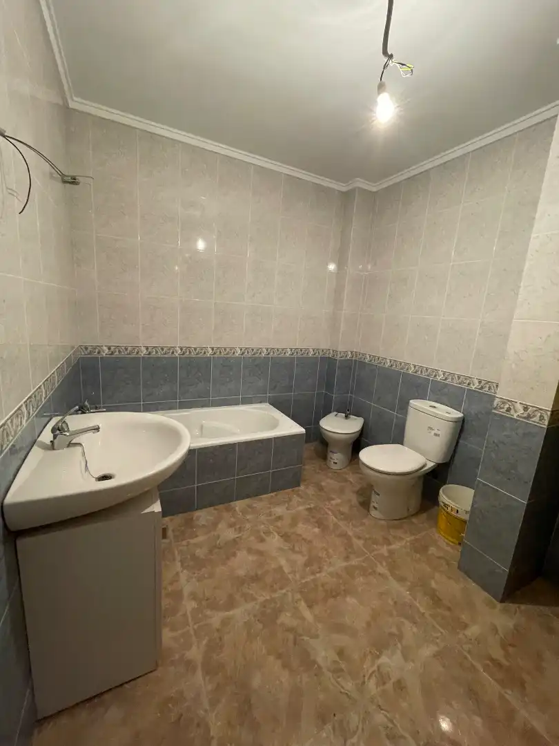 Bathroom of Flat for sale in Alginet  with Terrace, Storage room and Oven