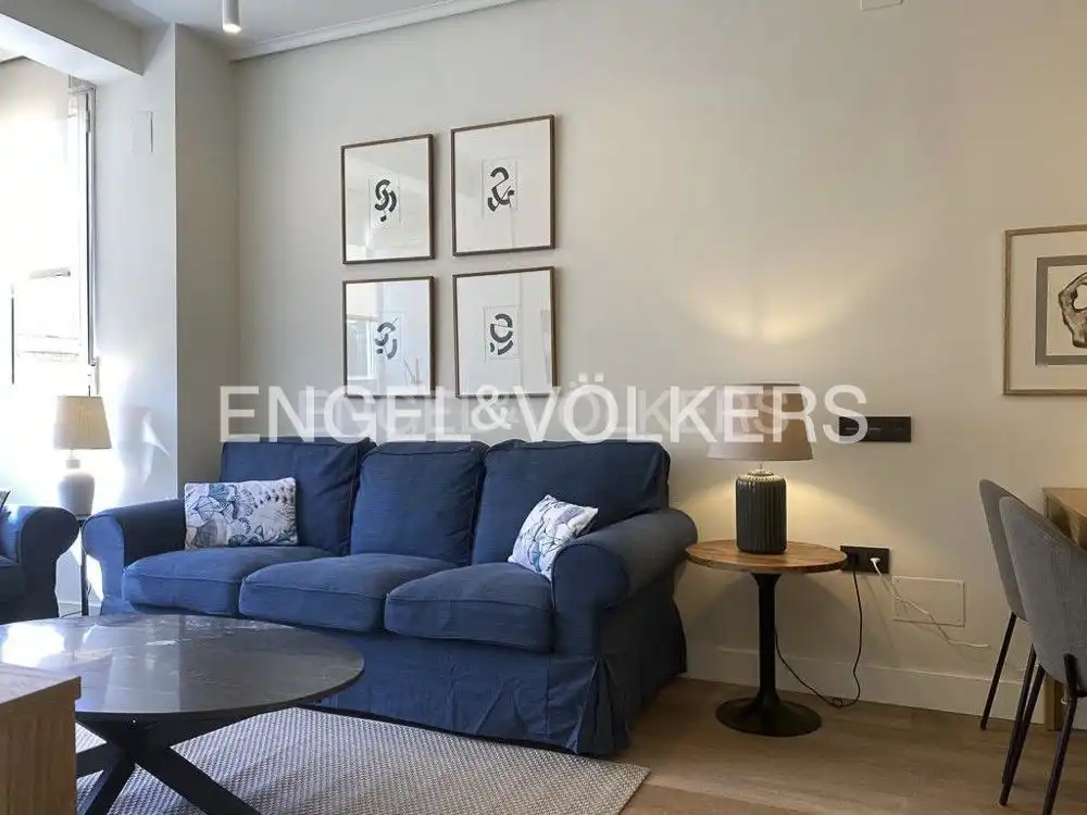 Living room of Flat for rent in Madrid  with Air Conditioner, Heating and Storage room