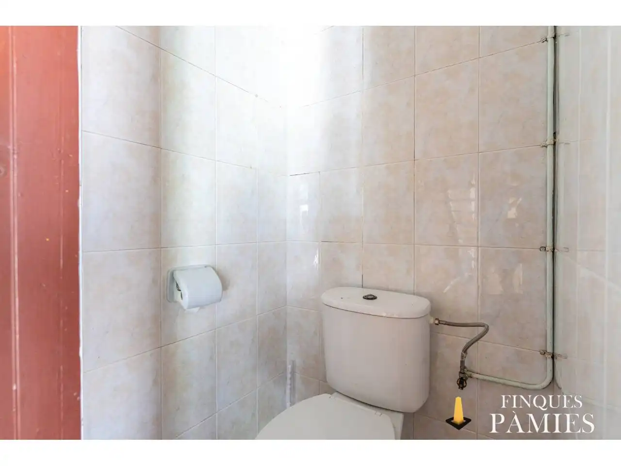 Baño de Local en venta en Les Borges del Camp con Aire acondicionado y Alarma