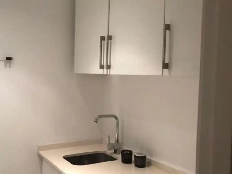 Cuina de Estudi de lloguer en Castelldefels amb Jardí privat, Piscina i Moblat