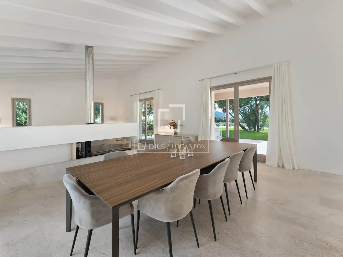 Comedor de Finca rústica en venta en Capdepera con Aire acondicionado, Calefacción y Jardín privado