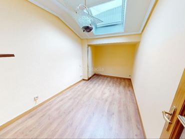 Maisonette mit Aufzug zum Verkauf in Calle Hospital Militar 4