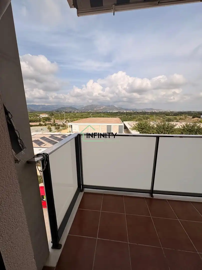 Terrassa de Pis per a compartir en La Font d'en Carròs