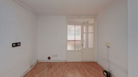 Foto 2 de Piso en venta en C/ Calaf , Can Mariner, Santa Coloma de Gramenet