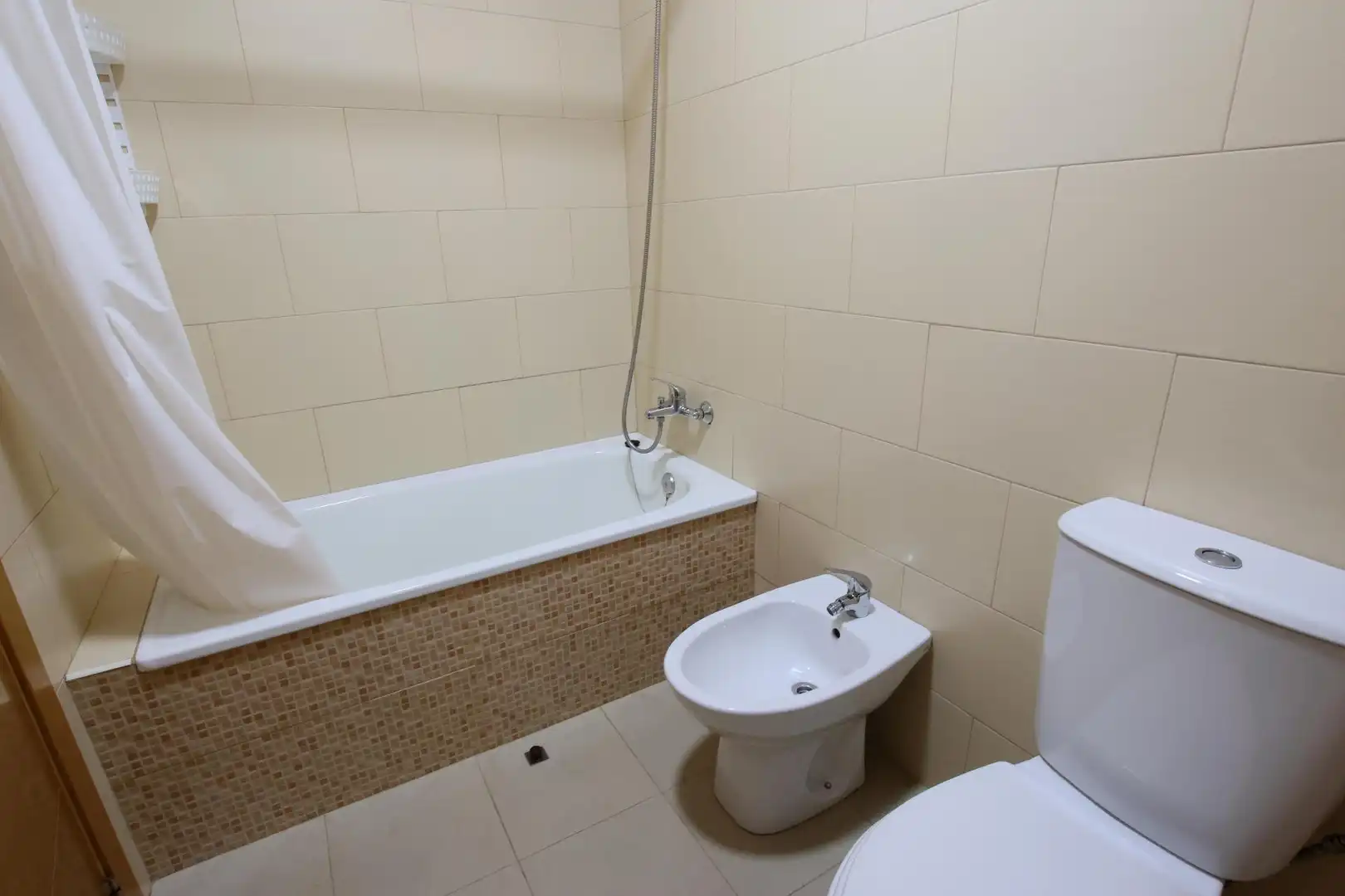 Badezimmer von Einfamilien-Reihenhaus zum Verkauf in Guadiana mit Terrasse