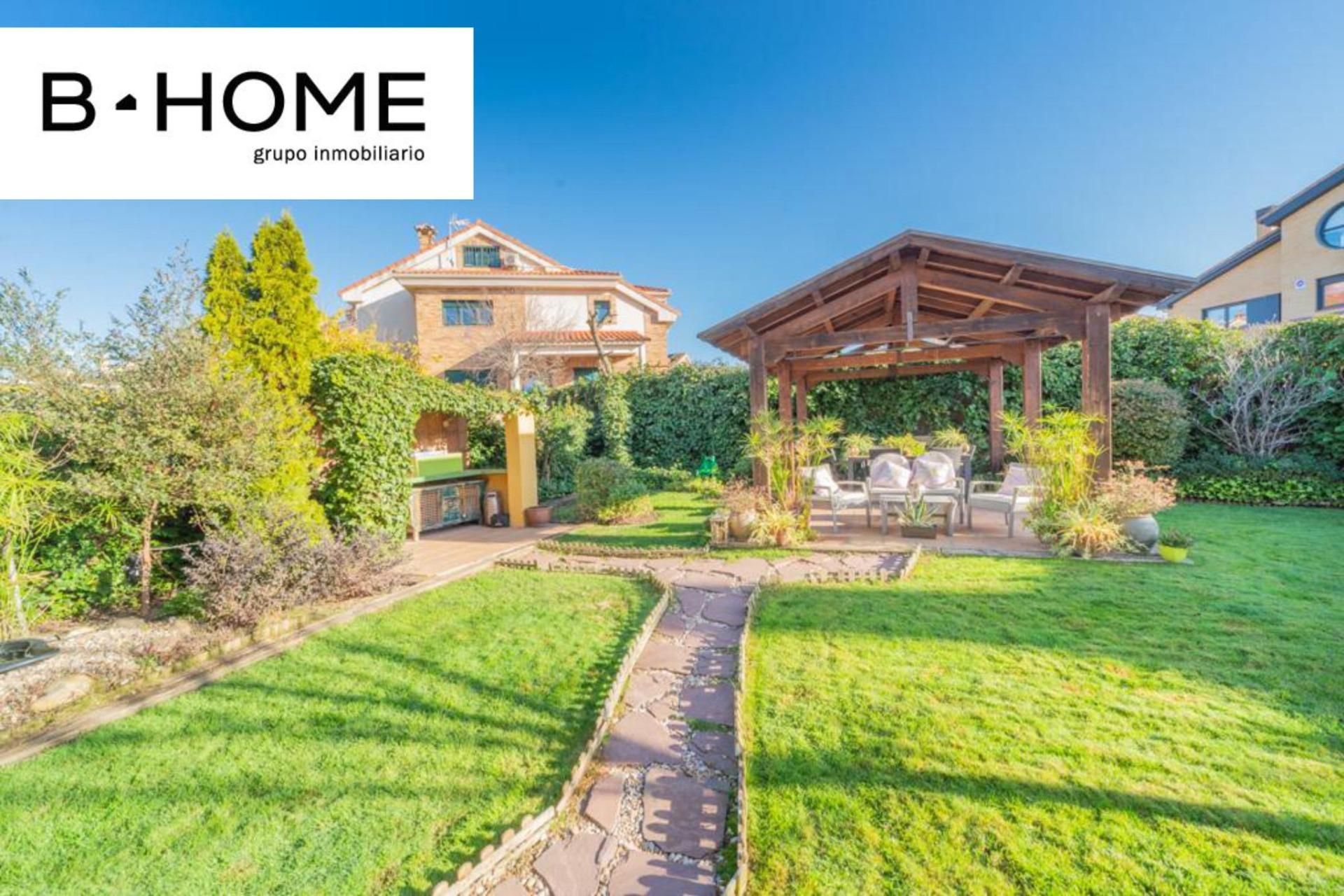 Garden of Single-family semi-detached for sale in Villanueva de la Cañada  with Air Conditioner, Heating and Private garden