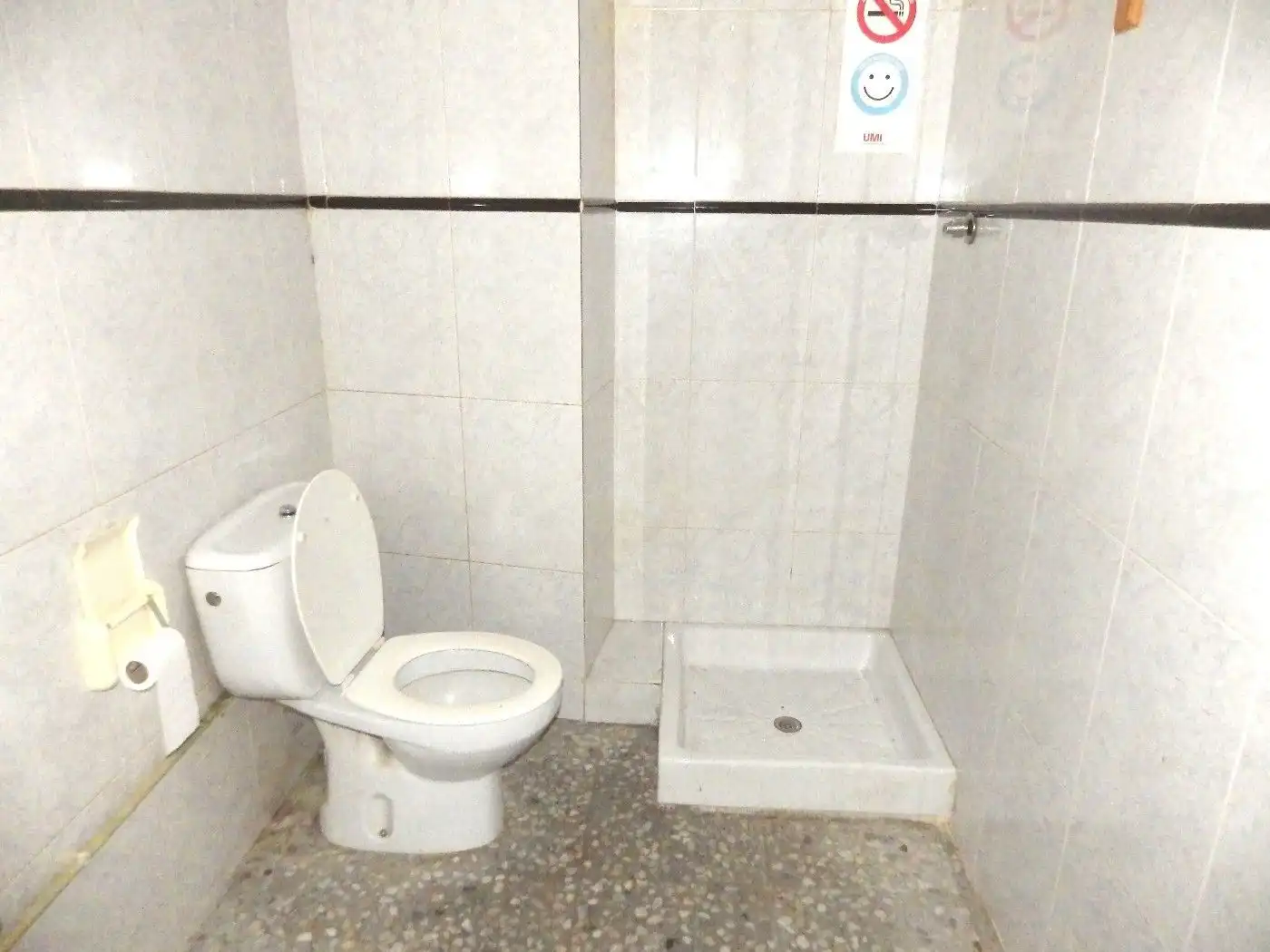 Bathroom of Commercial properties for rent in Argentona