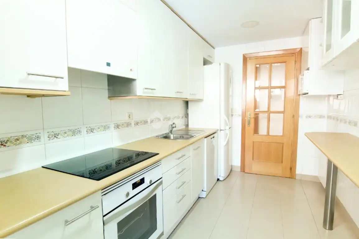 Flat with pool for sale in Barajas, imagen 2