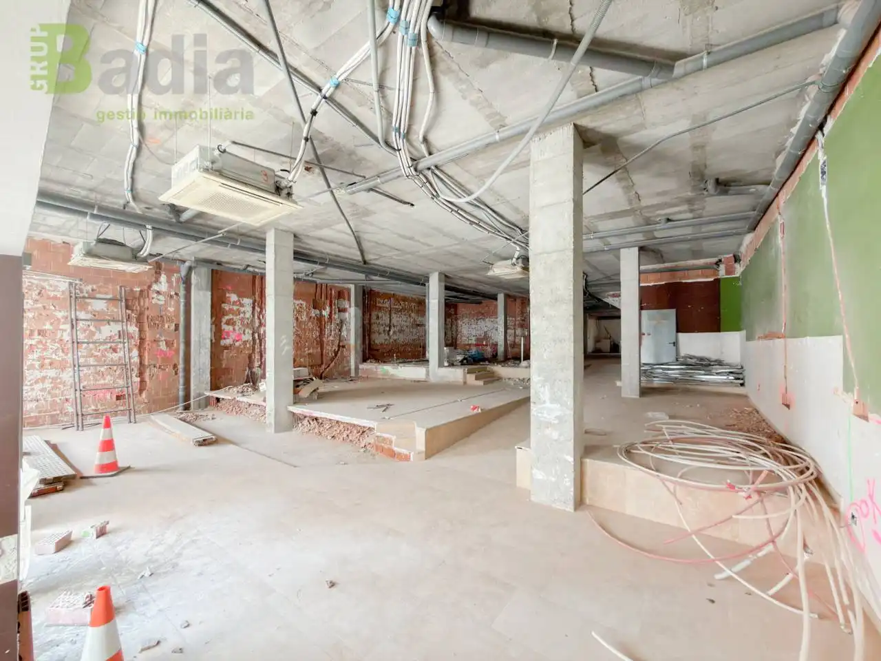 Gewerbefläche zum Verkauf in Calle Major 202, imagen 2