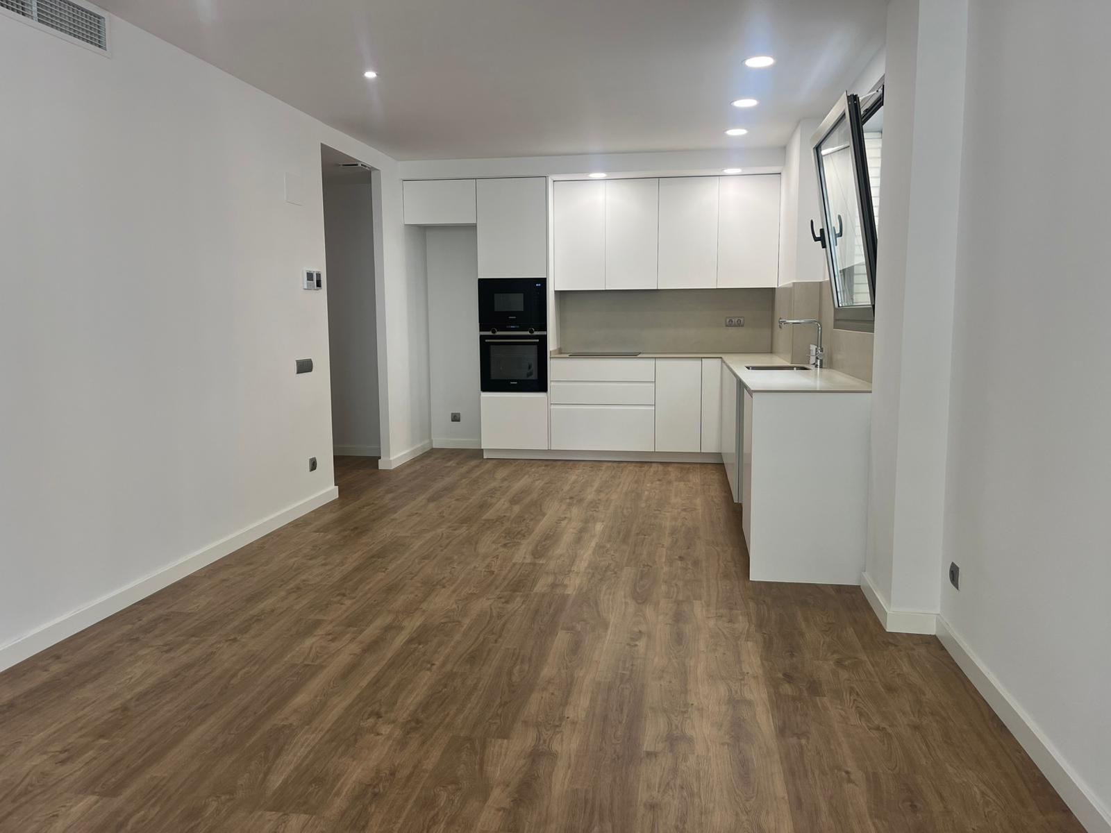 Kitchen of Flat for sale in Sabadell  with Heating, Parquet flooring and Balcony