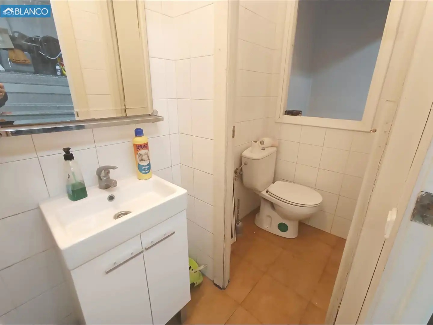 Bathroom of Houses for sale in L'Hospitalet de Llobregat  with Air Conditioner, Heating and Terrace