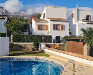 Vista exterior de Casa o xalet en venda en Dénia amb Aire condicionat, Terrassa i Piscina