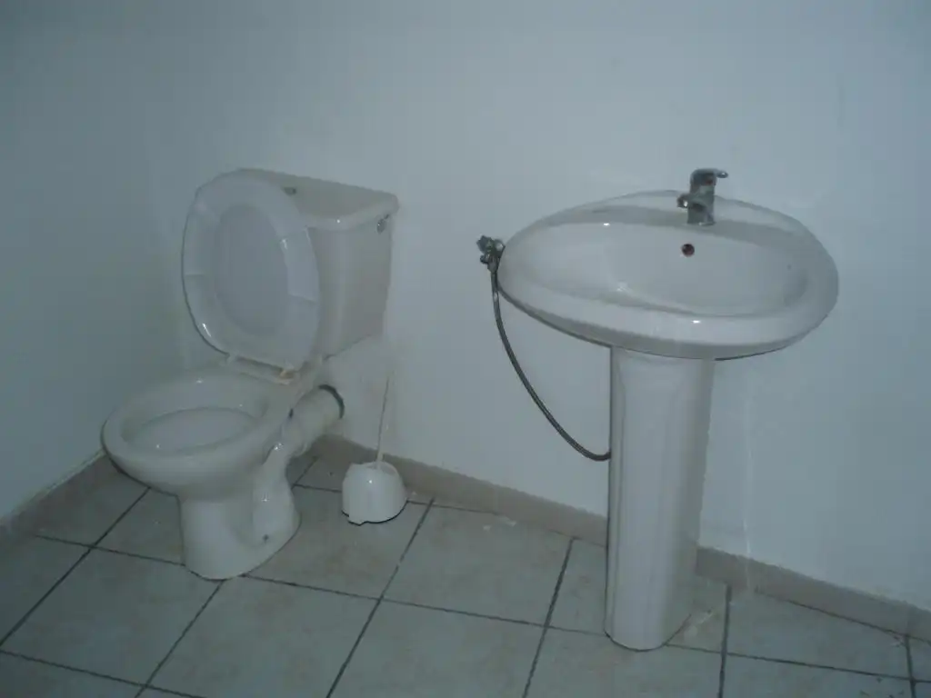 Baño de Local en venta en La Jonquera