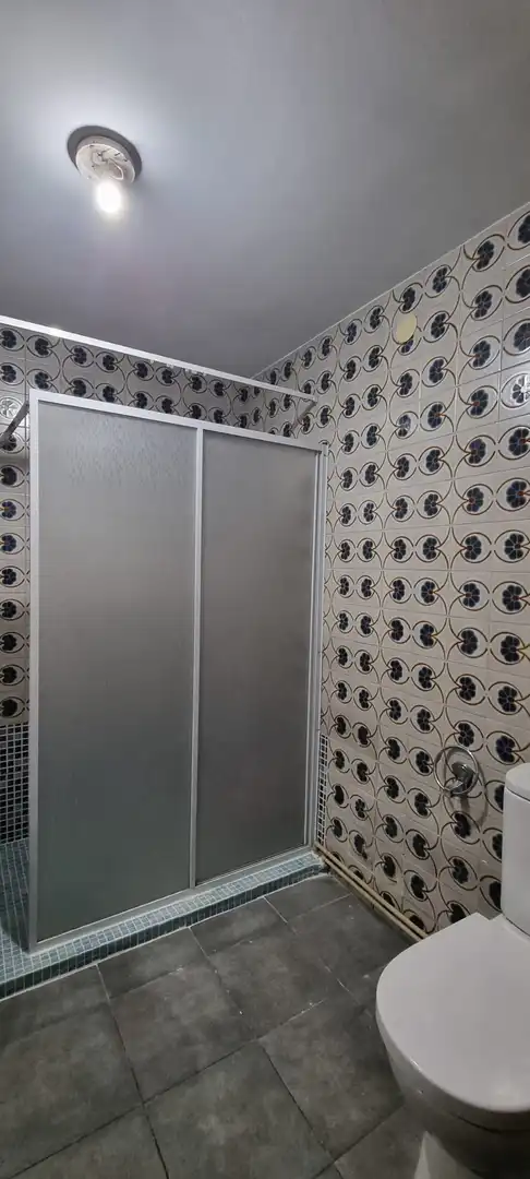 Baño de Piso en venta en Torrijos con Aire acondicionado, Calefacción y Amueblado