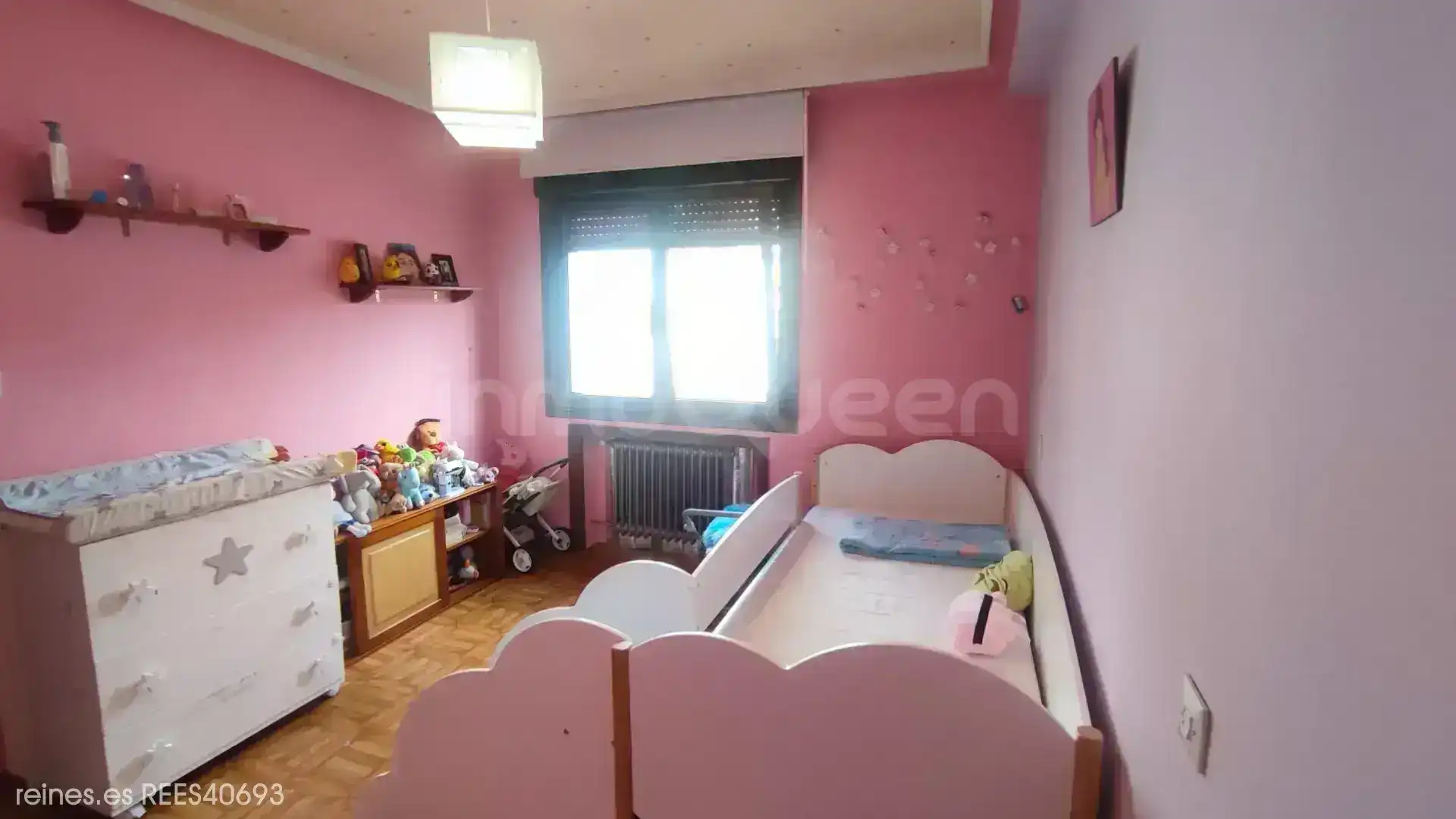 Schlafzimmer von Wohnung zum Verkauf in Siero mit Heizung