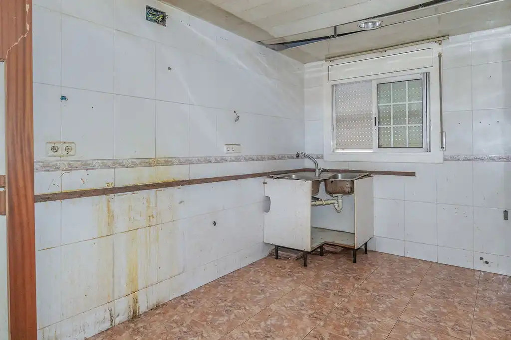 Küche von Wohnung zum Verkauf in Sant Boi de Llobregat