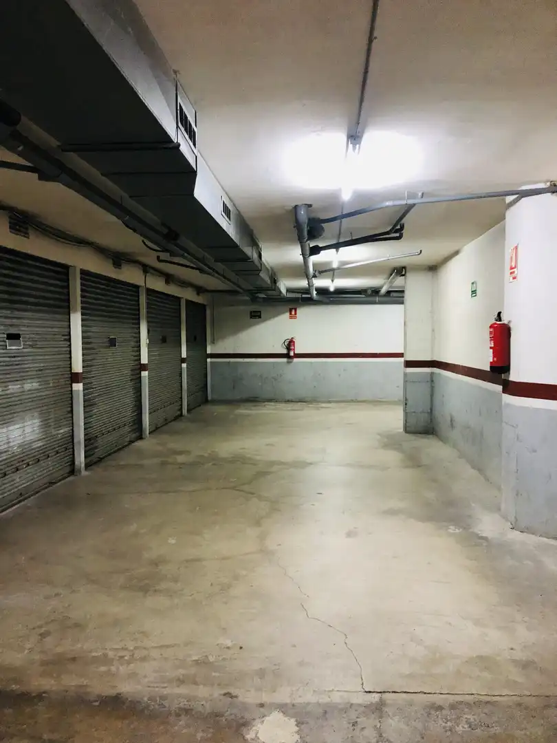 Einzelparkplatz zum Verkauf in Carrer Montserrat 1, imagen 4