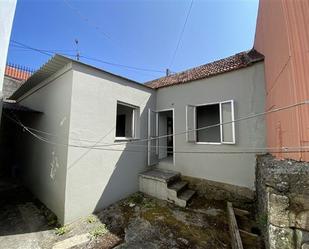 Vista exterior de Casa adosada en venda en Bueu