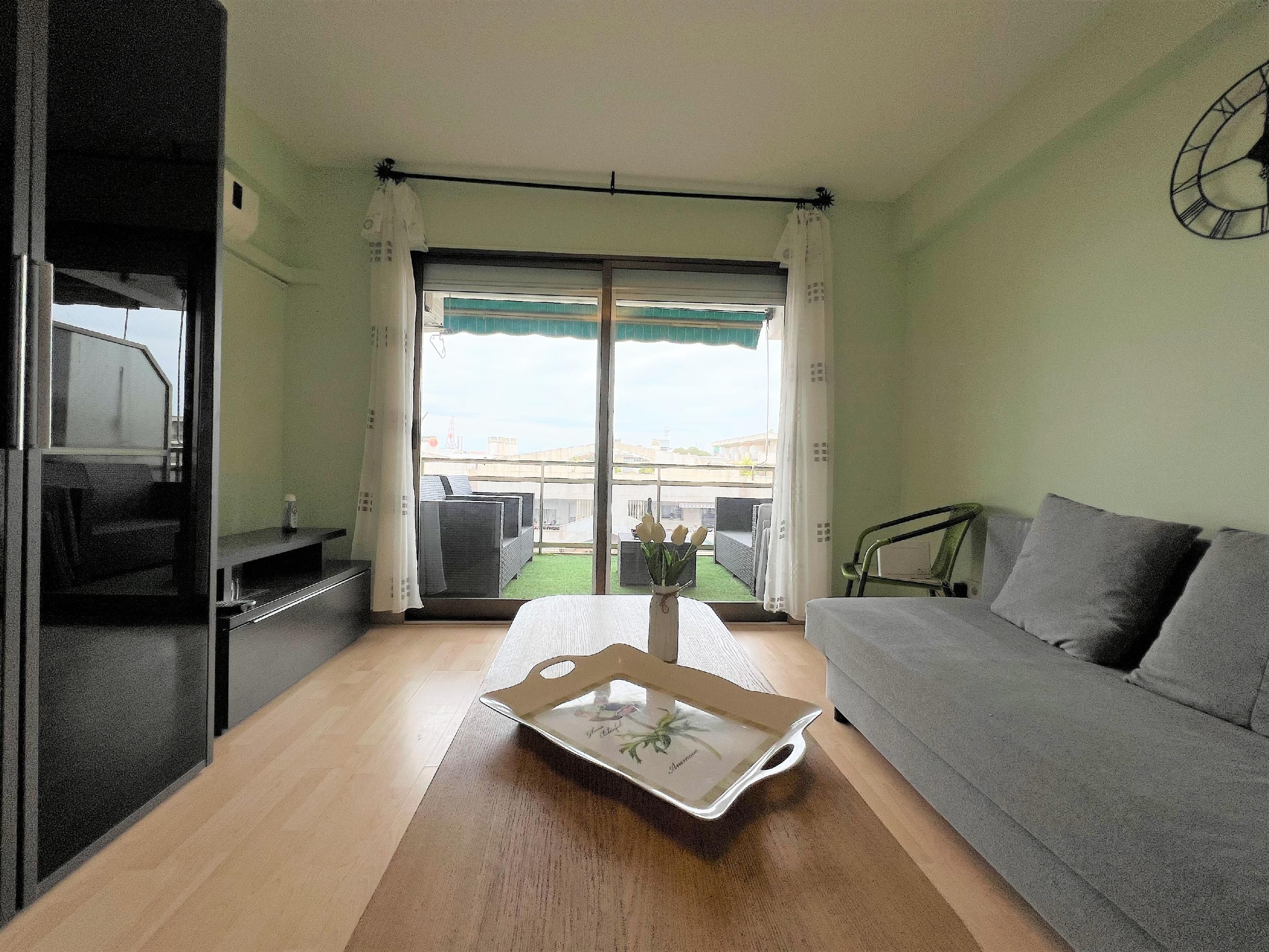 Sala d'estar de Apartament en venda en Salou amb Aire condicionat i Balcó