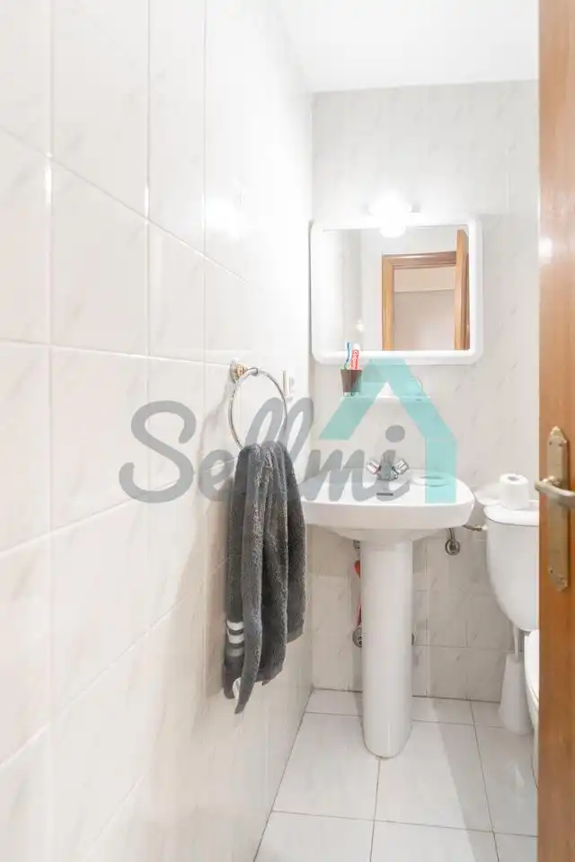 Baño de Piso en venta en Oviedo  con Calefacción, Parquet y Trastero