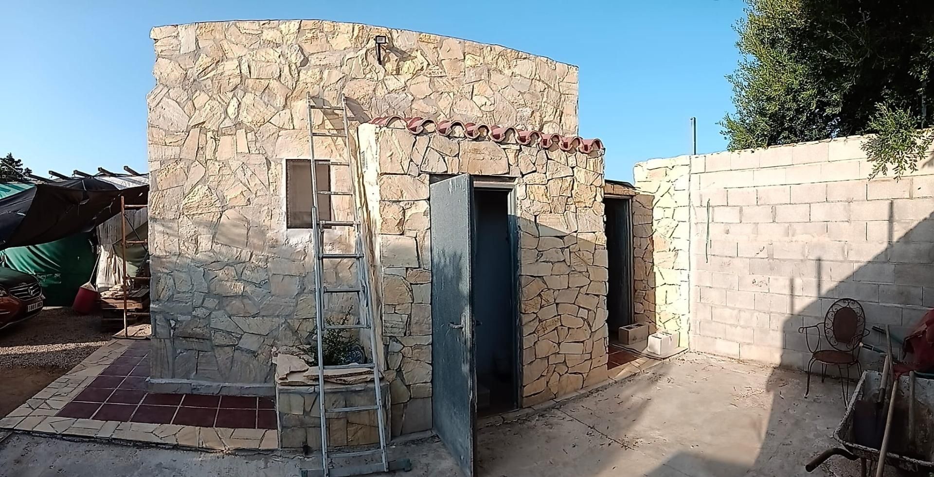 Vista exterior de Casa o xalet en venda en Chiclana de la Frontera amb Jardí privat i Traster