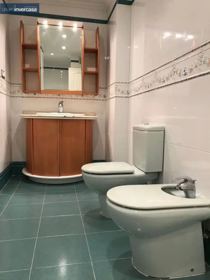 Badezimmer von Wohnung zur Miete in Manises mit Klimaanlage