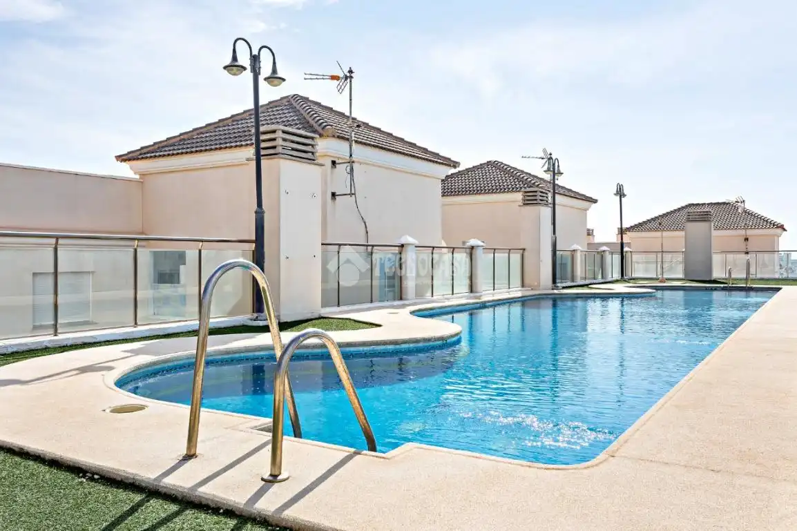 Piscina de Piso en venta en Roquetas de Mar con Aire acondicionado, Calefacción y Terraza