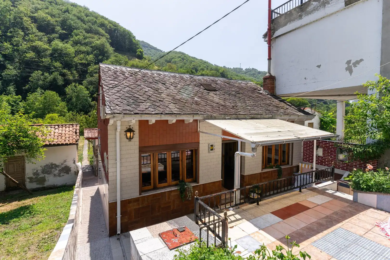 Außenansicht von Haus oder Chalet zum Verkauf in Mieres (Asturias) mit Heizung, Privatgarten und Terrasse