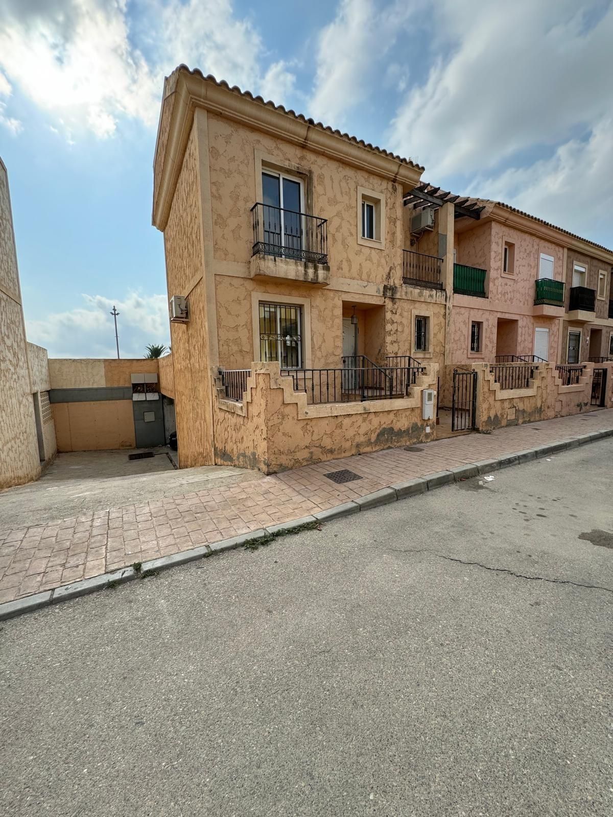 Vista exterior de Casa o chalet en venta en Cuevas del Almanzora con Terraza, Balcón y Piscina comunitaria